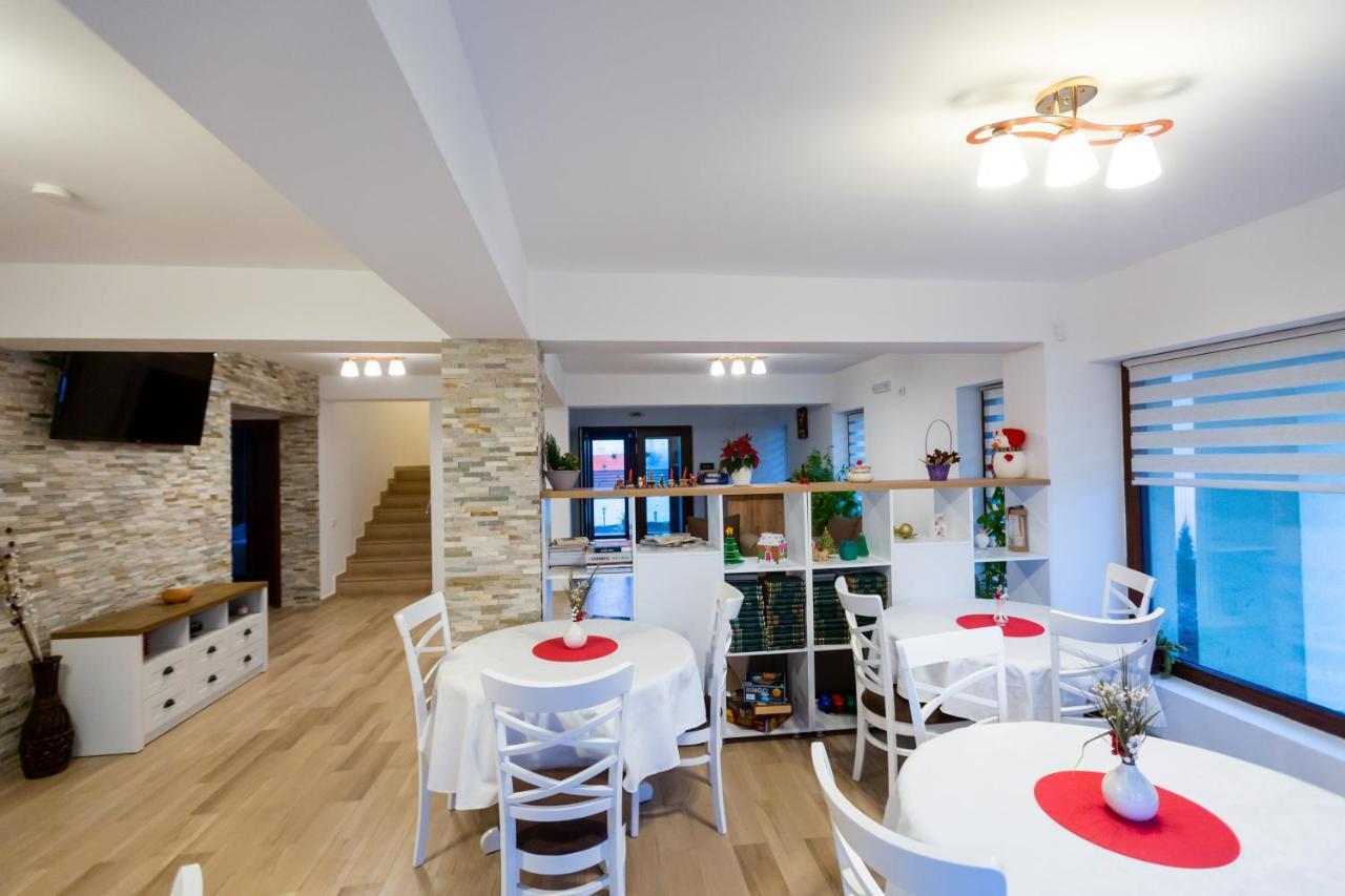 Pensiunea Mateo Hotel Buzau Ngoại thất bức ảnh
