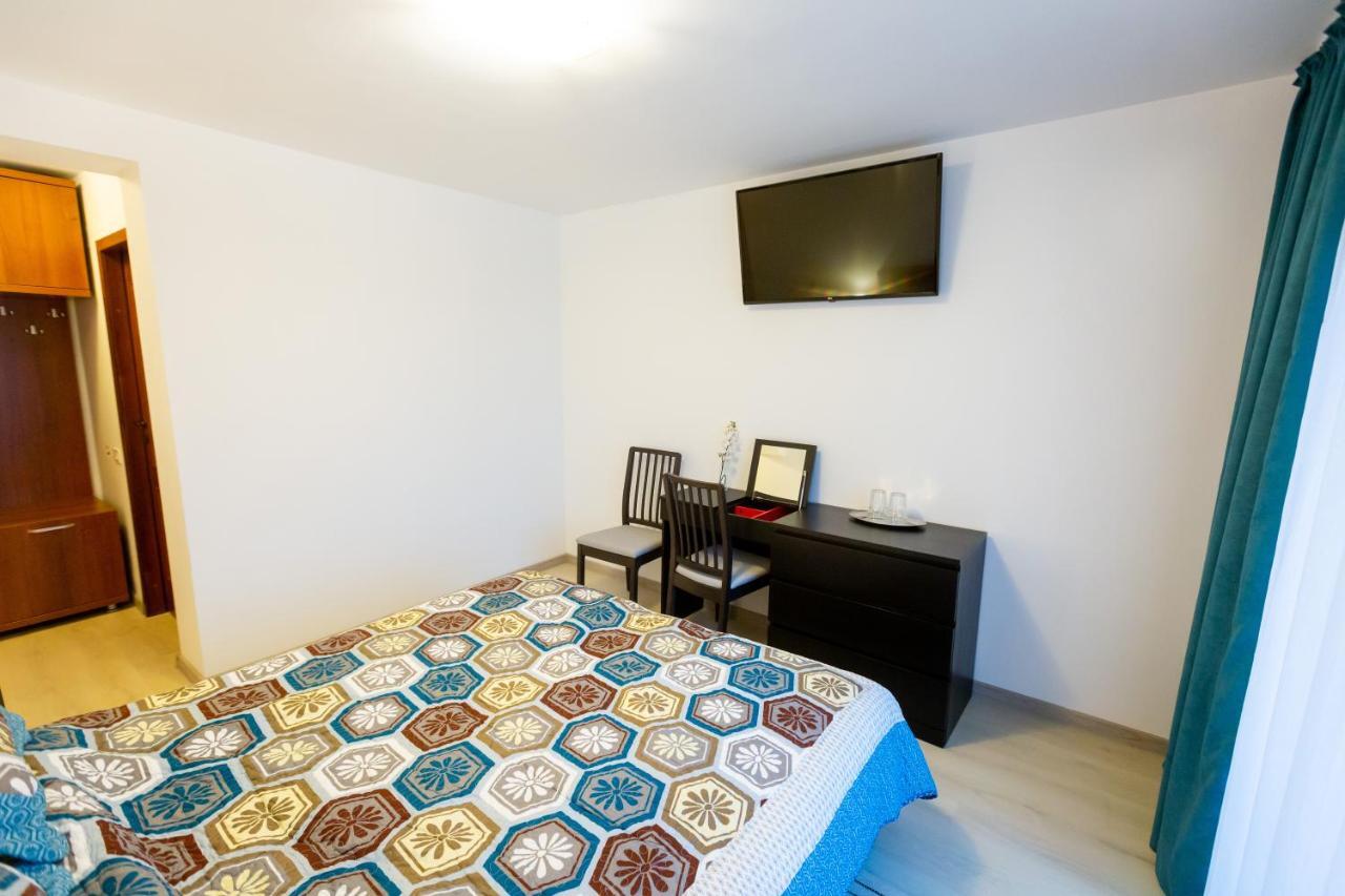 Pensiunea Mateo Hotel Buzau Ngoại thất bức ảnh