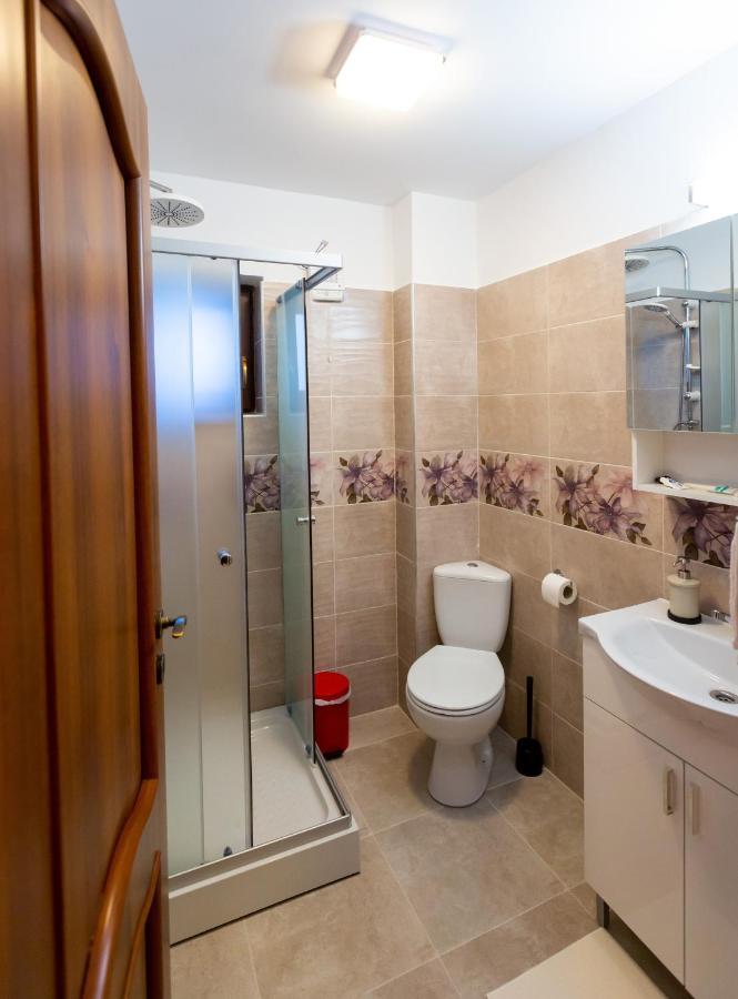 Pensiunea Mateo Hotel Buzau Ngoại thất bức ảnh