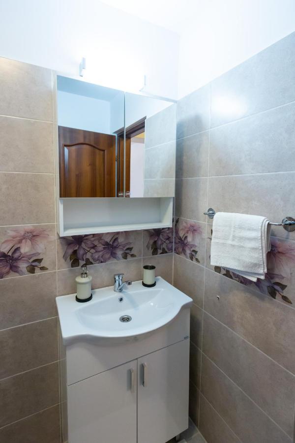 Pensiunea Mateo Hotel Buzau Ngoại thất bức ảnh